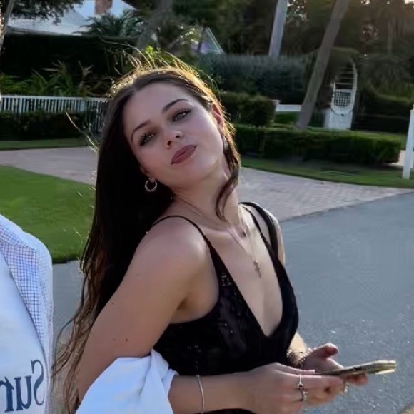 ava_garvalia